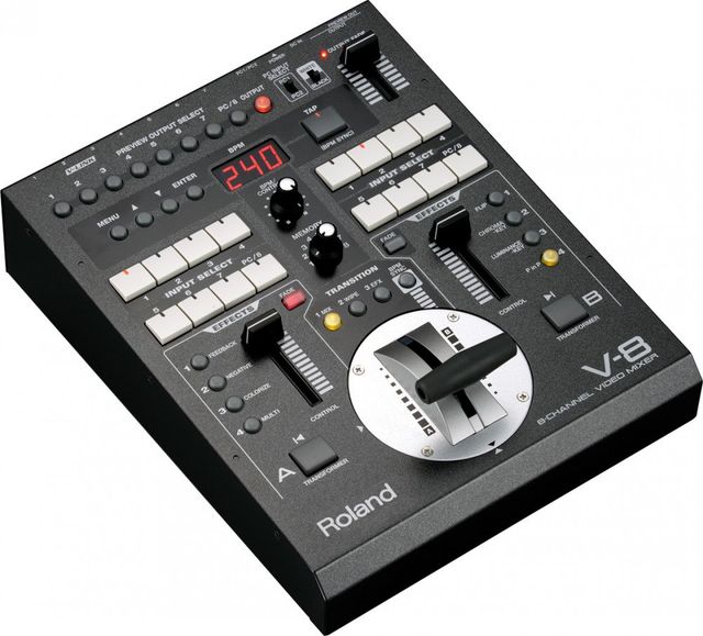 Roland V8